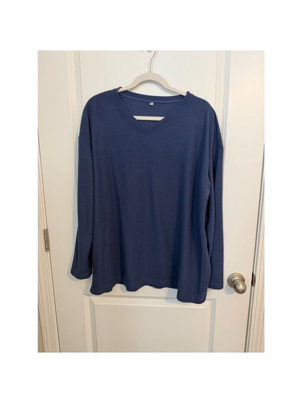 *Relaxed V-Neck Long Sleeve Tee in Blue